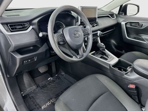Used 2023 Toyota RAV4 LE FWD image 9