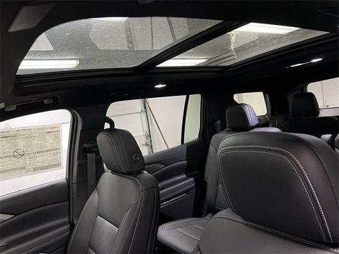 New 2025 Chevrolet Traverse LT w/ Sun and Wheel Package image 19