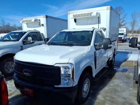 Used 2024 Ford F250 XL image 2