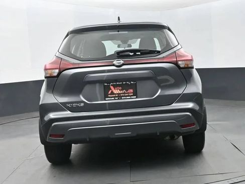 Used 2024 Nissan Kicks S FWD image 8