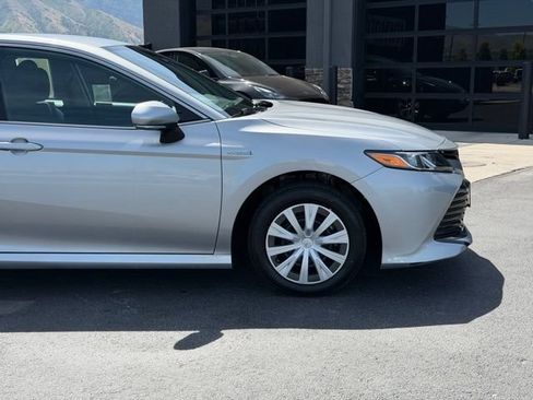 Used 2020 Toyota Camry LE w/ Fleet Convenience Package FWD image 3