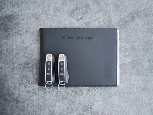 Used 2024 Porsche 911 Carrera 4S w/ Premium Package image 78