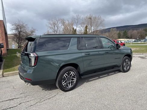 New 2026 Chevrolet Suburban Z71 w/ Z71 Off-Road Package AWD/4WD image 14