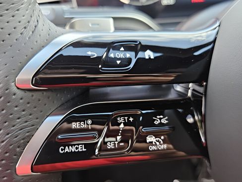 New 2026 Mercedes-Benz GLS 580 4MATIC image 17