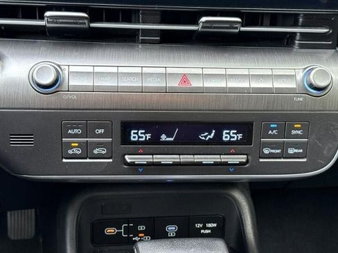 Used 2024 Hyundai Kona SEL AWD/4WD image 28