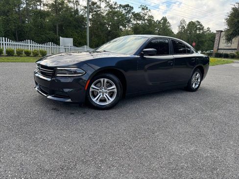 Used 2018 Dodge Charger SXT RWD image 27