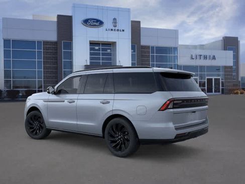 New 2025 Lincoln Navigator Reserve w/ Jet Appearance Package image 4