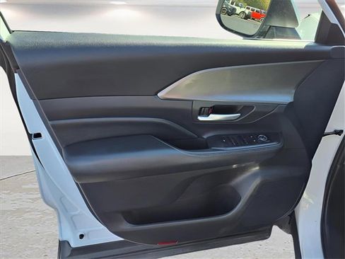 Used 2024 Toyota Grand Highlander XLE image 18