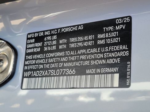 Used 2025 Porsche Macan Electric image 37