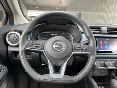 Used 2025 Nissan Versa SV image 27