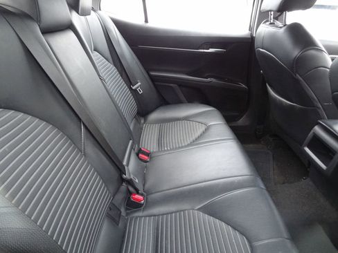 Used 2019 Toyota Camry SE image 8