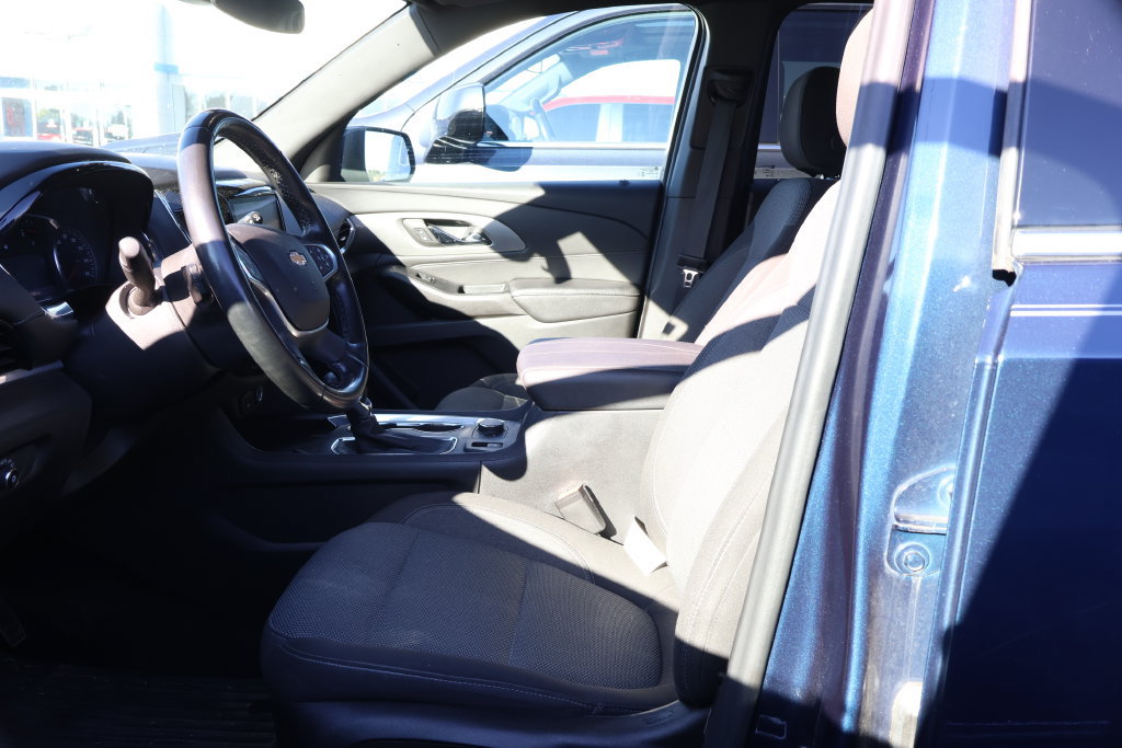 Used 2023 Chevrolet Traverse LT AWD/4WD image 9
