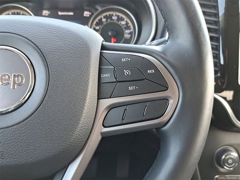 Used 2020 Jeep Cherokee Limited image 19