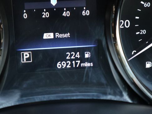 Used 2022 Nissan Rogue Sport S image 30