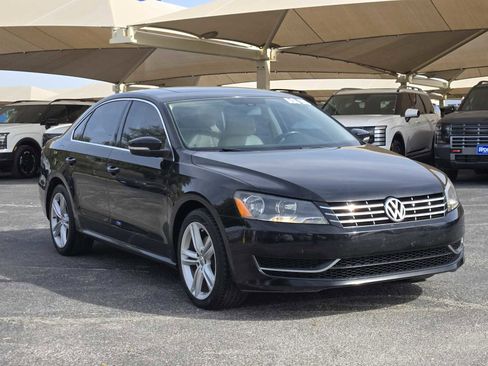 Used 2015 Volkswagen Passat TDI SE image 3