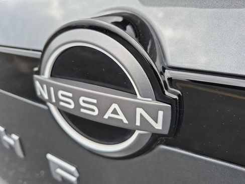 Used 2025 Nissan Pathfinder SL AWD/4WD image 28