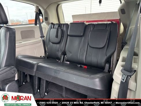 Used 2013 Chrysler Town & Country Touring image 28