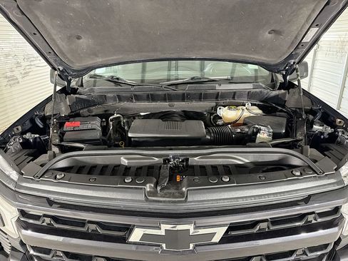Used 2023 Chevrolet Silverado 1500 RST AWD/4WD image 34