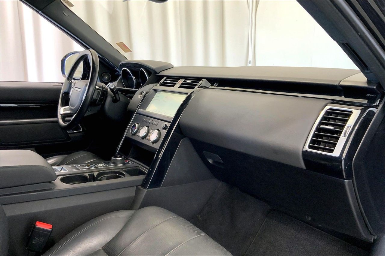 Used 2020 Land Rover Discovery SE AWD/4WD image 28