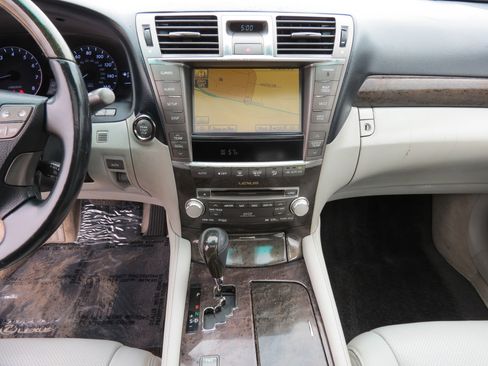 Used 2011 Lexus LS 460 image 21