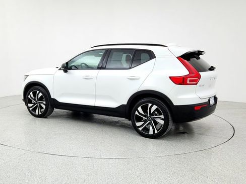 Certified 2024 Volvo XC40 B5 Plus w/ Protection Package Premier image 7