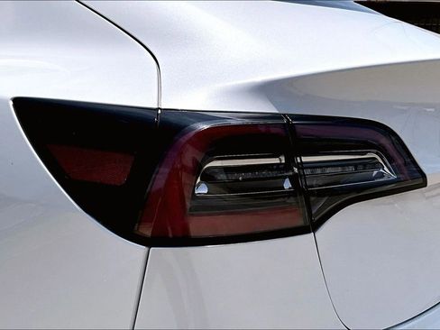 Used 2022 Tesla Model 3 Long Range AWD/4WD image 24