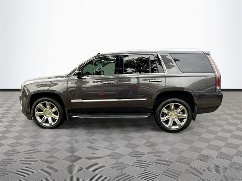 Used 2018 Cadillac Escalade Premium Luxury image 9