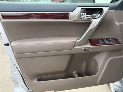 Used 2019 Lexus GX 460 Premium image 13