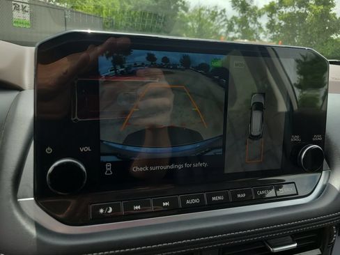 Certified 2023 Nissan Rogue Platinum FWD image 27