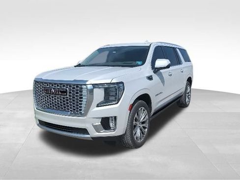 Used 2022 GMC Yukon XL Denali AWD/4WD image 7