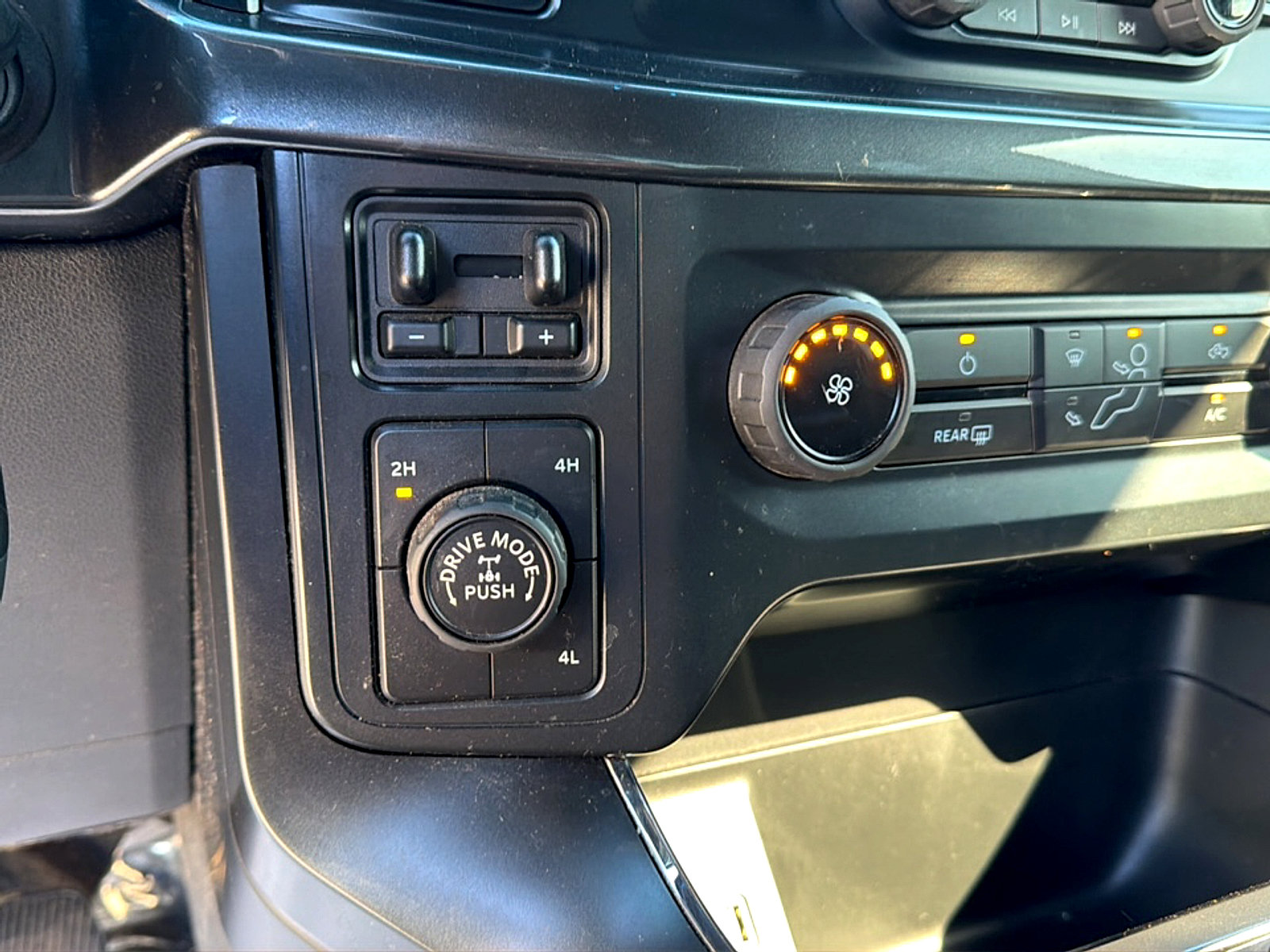Used 2022 Ford F150 XL w/ STX Appearance Package AWD/4WD image 12