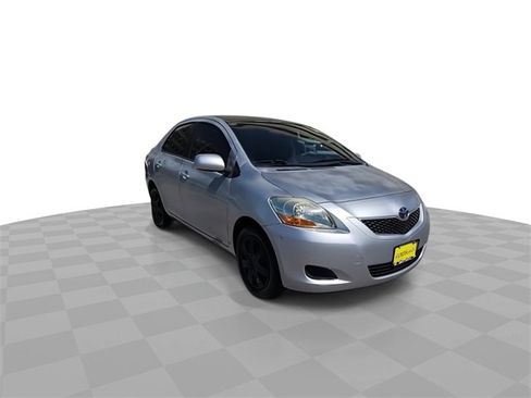 Used 2012 Toyota Yaris Sedan image 2