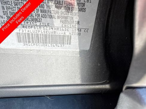 Used 2019 Nissan Kicks SR w/ SR Premium Package FWD image 17