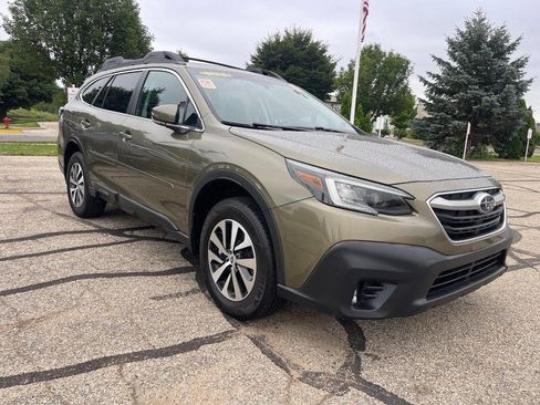 Used 2020 Subaru Outback Premium AWD/4WD image 2