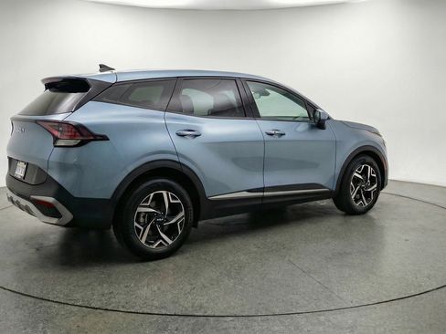 Used 2025 Kia Sportage LX image 9