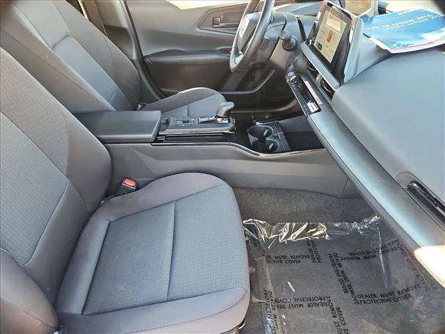 Used 2025 Toyota Prius LE AWD/4WD image 26
