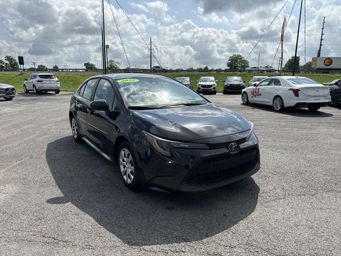 Used 2022 Toyota Corolla LE FWD image 15