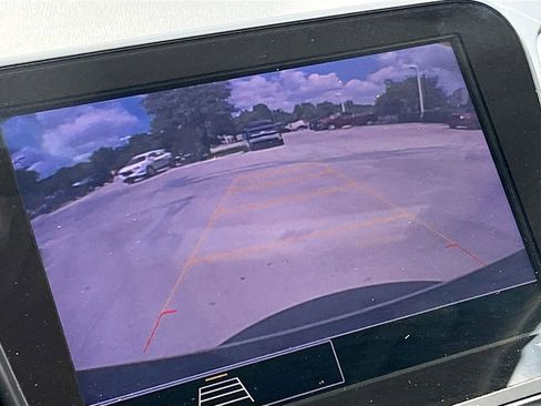 Used 2022 Chevrolet Malibu LT FWD image 14