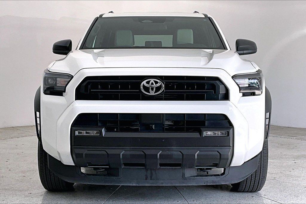 Used 2025 Toyota 4Runner SR5 AWD/4WD image 3