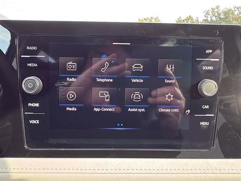 New 2026 Volkswagen Taos SE FWD image 19