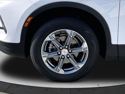 Used 2024 Chevrolet Blazer LT image 32