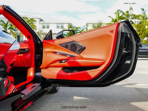 Used 2023 Chevrolet Corvette Stingray Premium Conv w/ Z51 Performance Package image 31