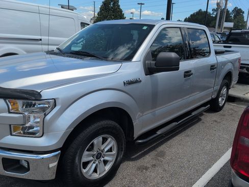 Used 2017 Ford F150 XLT RWD image 2