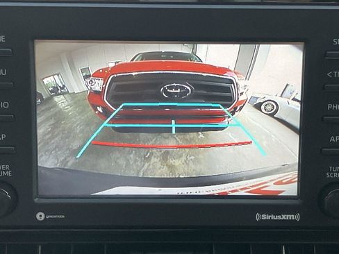 Used 2021 Toyota RAV4 XLE w/ Convenience Package image 12