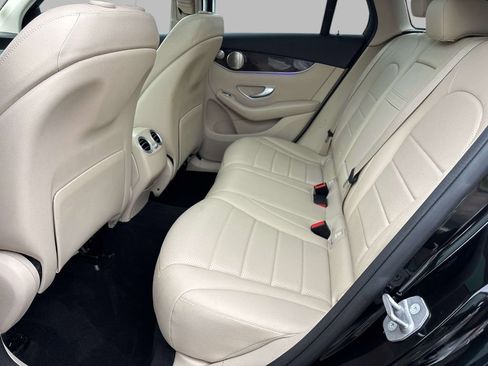 Used 2021 Mercedes-Benz GLC 300 4MATIC image 11