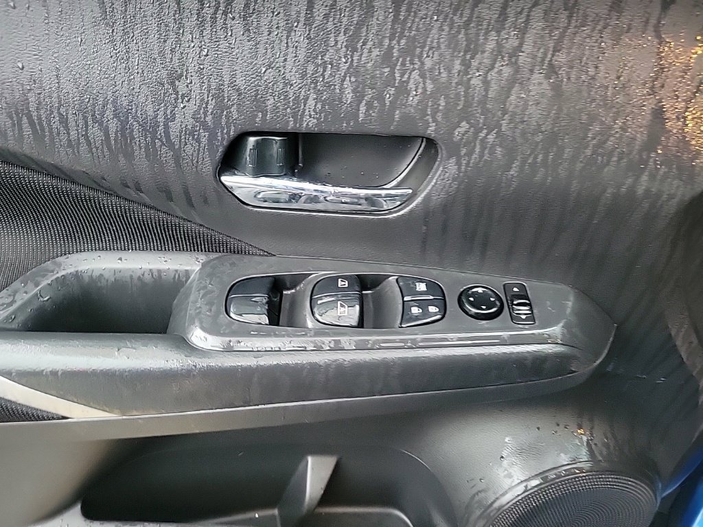 Used 2022 Nissan Kicks SV FWD image 11