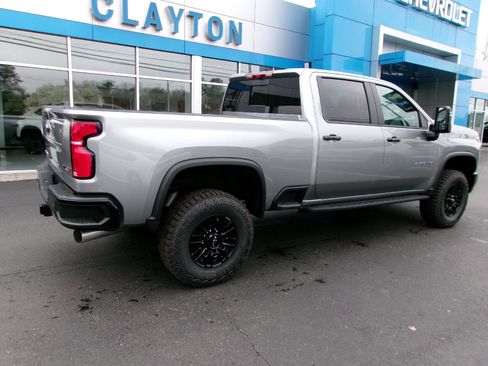 New 2026 Chevrolet Silverado 2500 ZR2 image 3