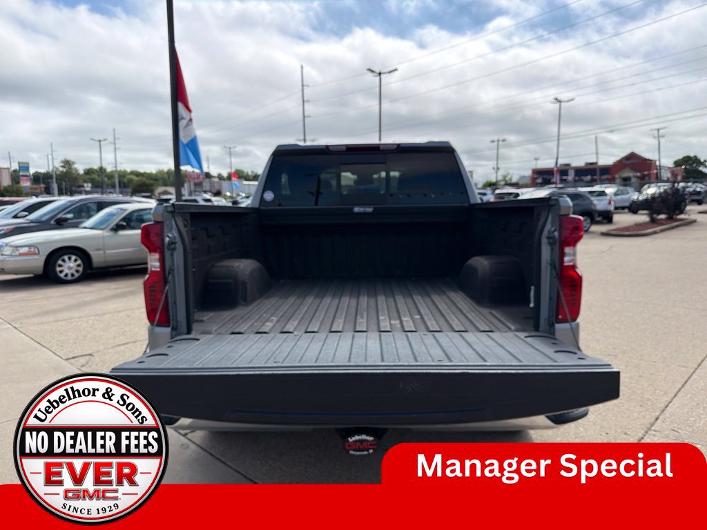Used 2024 Chevrolet Silverado 1500 LT w/ Leather Package AWD/4WD image 9