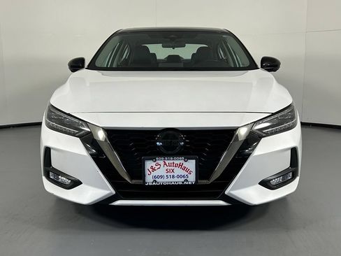 Used 2023 Nissan Sentra SR w/ SR Premium Package FWD image 2