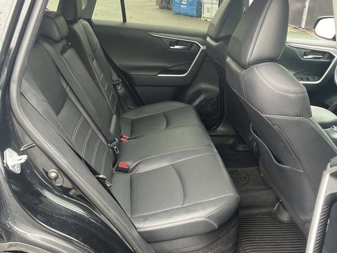 Used 2019 Toyota RAV4 Limited AWD/4WD image 8